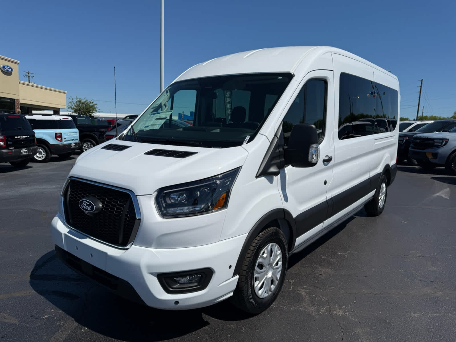 2026 Ford Transit Passenger Van XLT - Photo 25