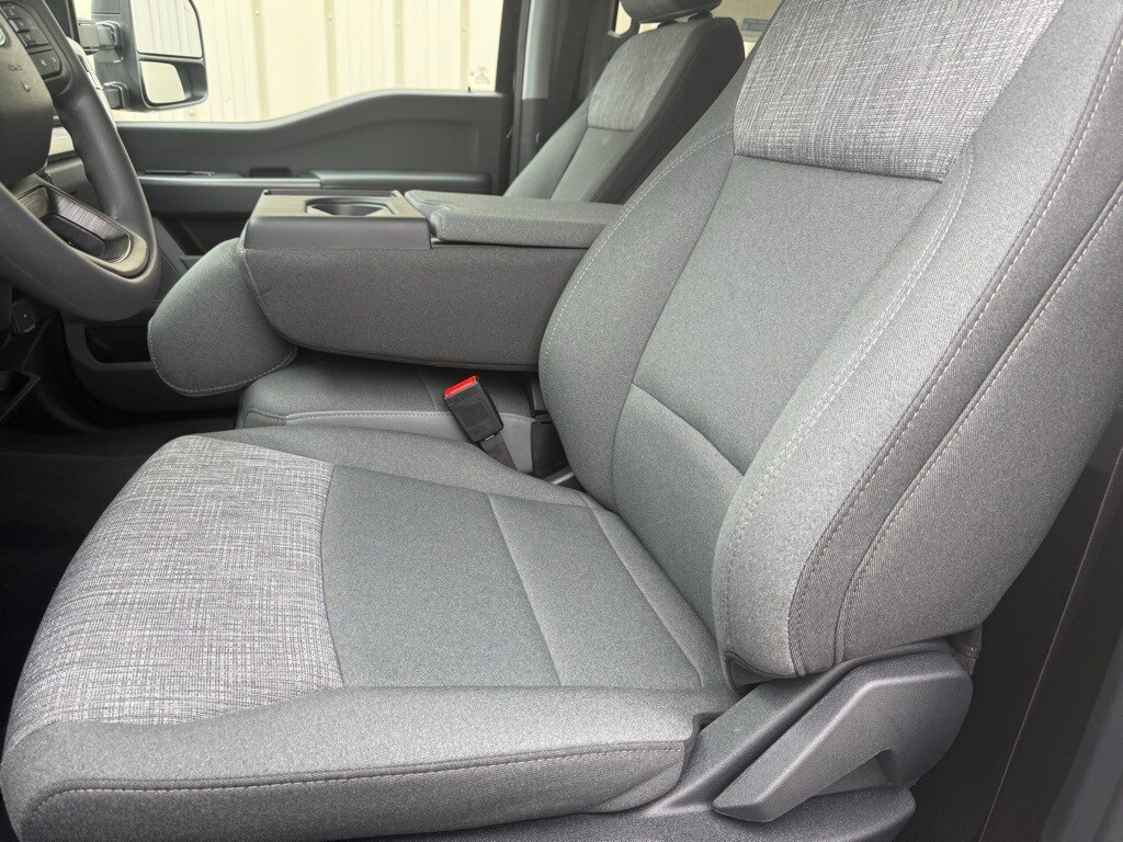 2026 Ford F-350 XLT photo 4