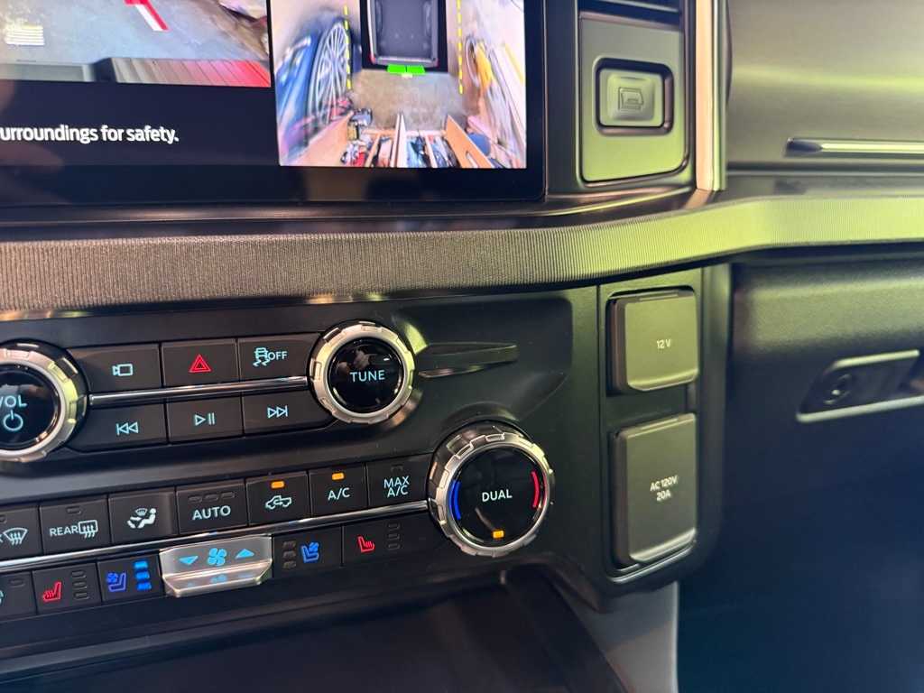 2026 Ford F-350 Super Duty Platinum - Photo 18