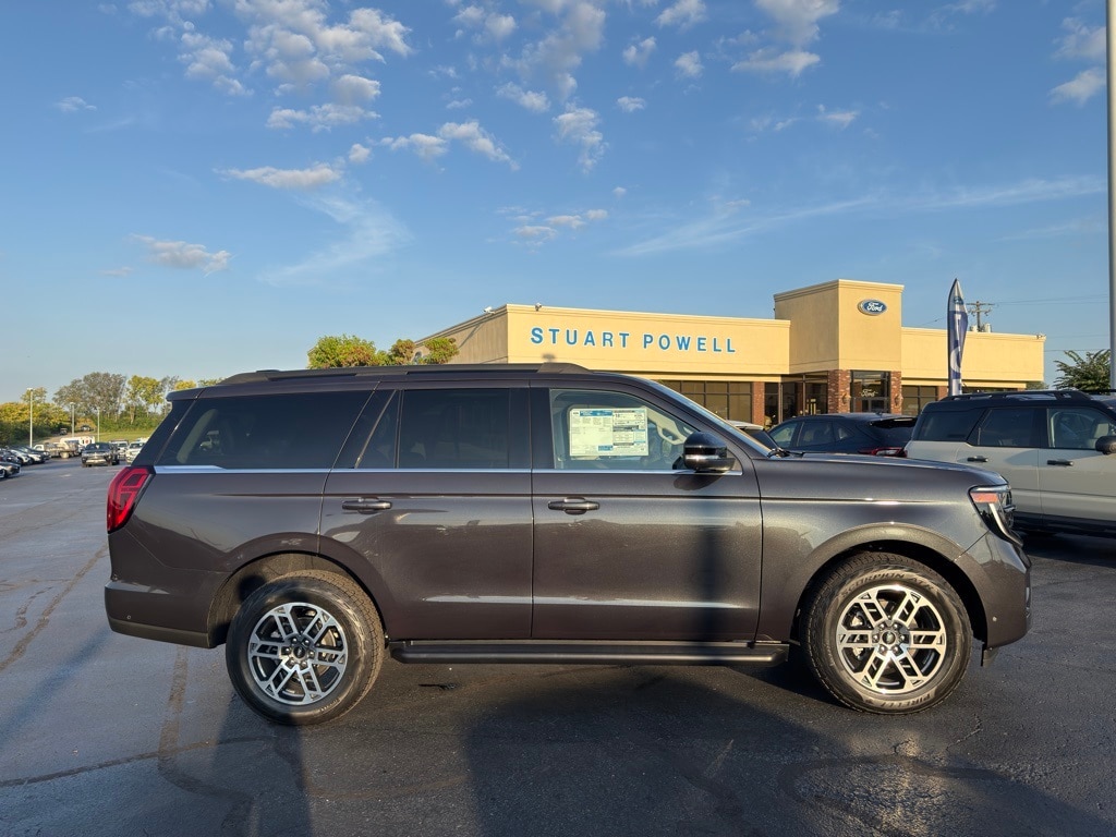 2025 Ford Expedition Active's photo