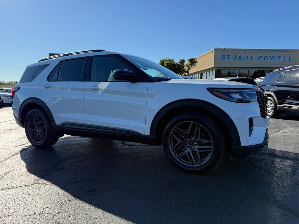 2026 Ford Explorer ST's photo