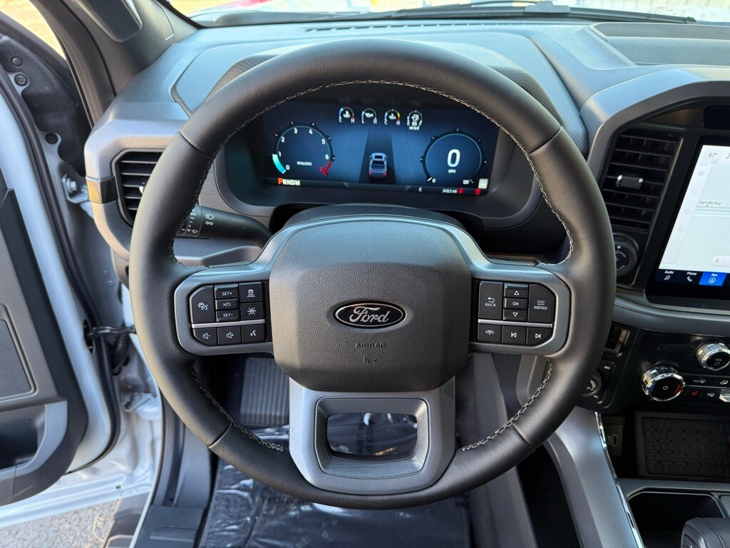 2025 Ford F-150 XLT photo 2