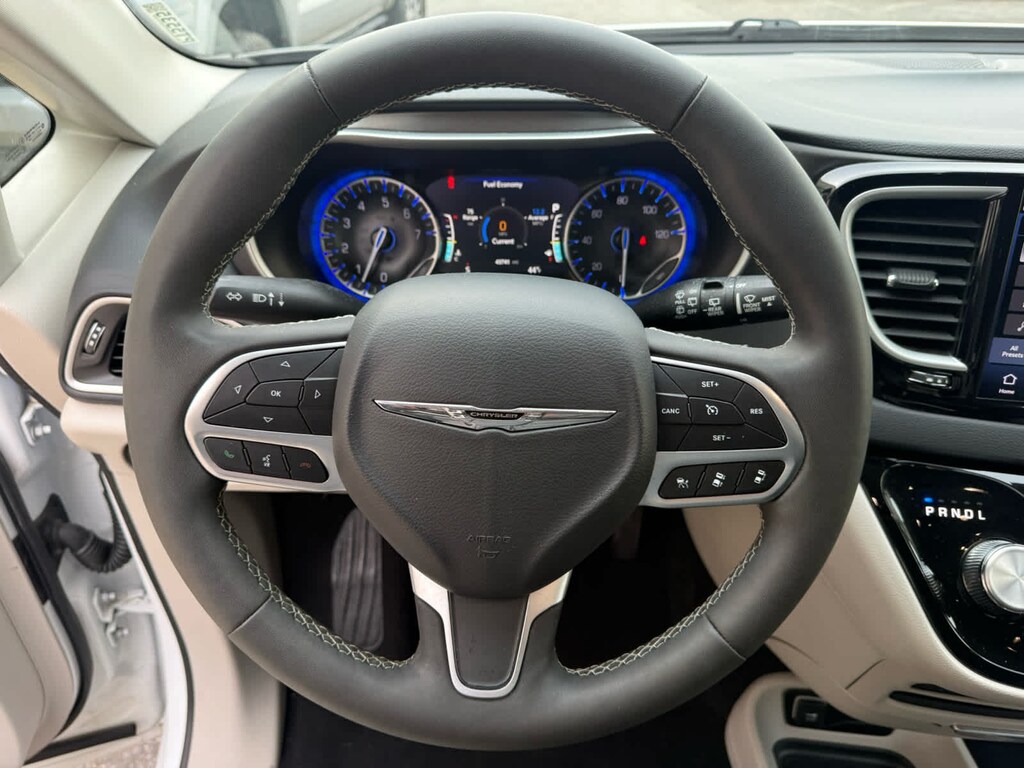 Used 2024 Chrysler Pacifica Touring L