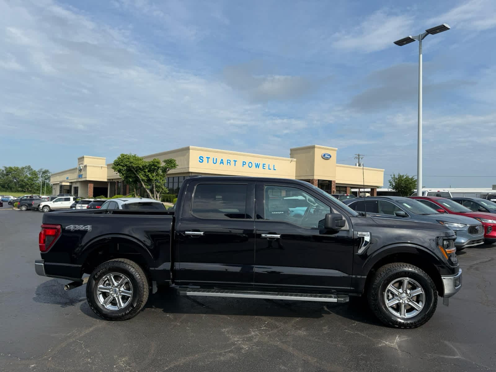 2025 Ford F-150 XLT - Photo 18