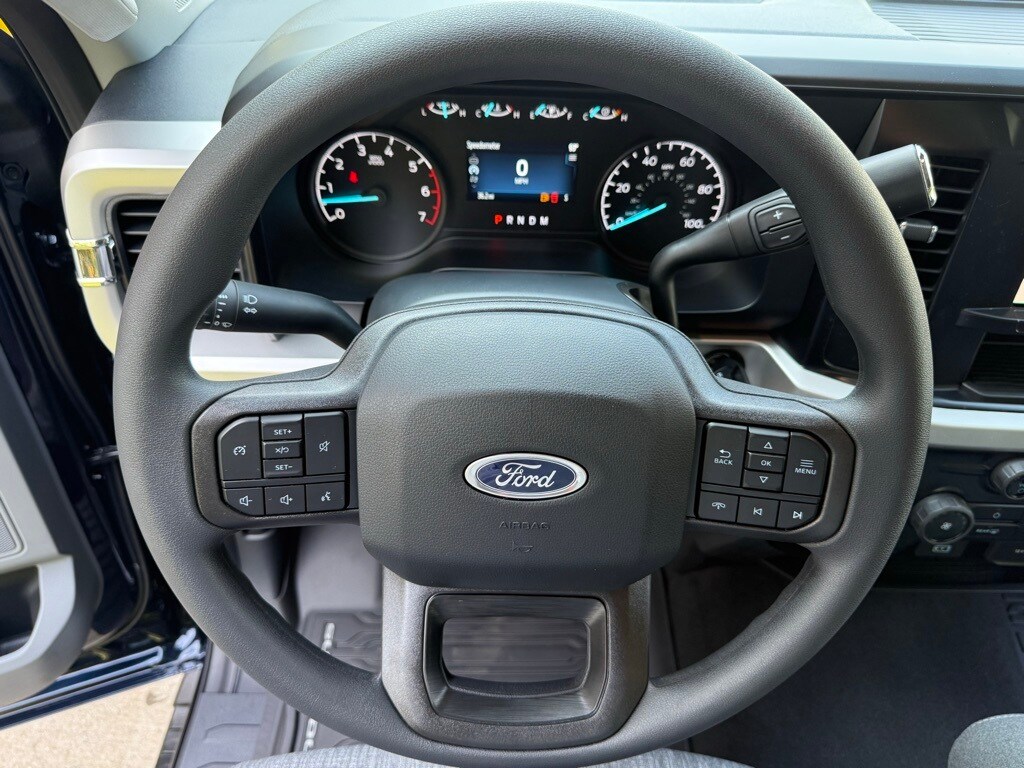 2025 Ford F-250 XLT photo 2