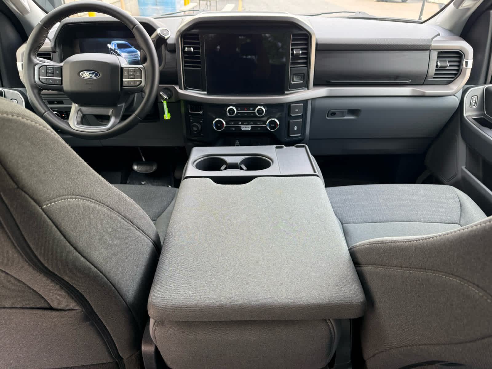 2025 Ford F-150 XLT - Photo 17
