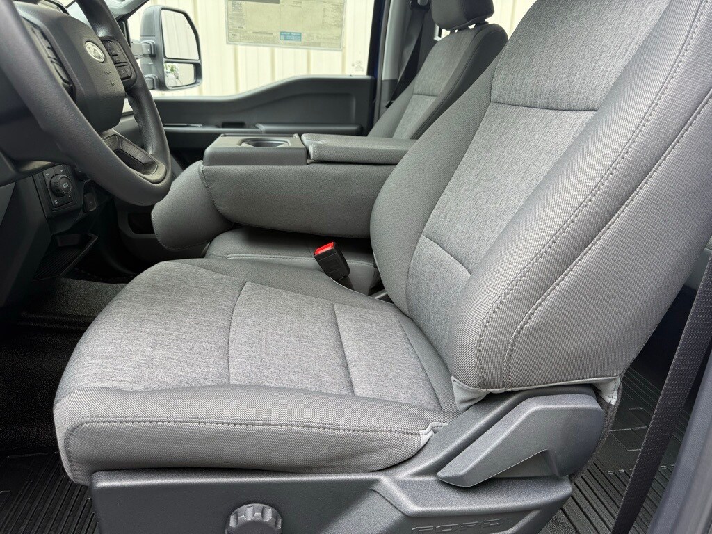 2026 Ford F-350 XL photo 4