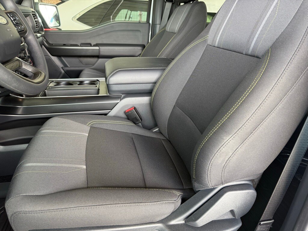 2025 Ford F-150 STX photo 4