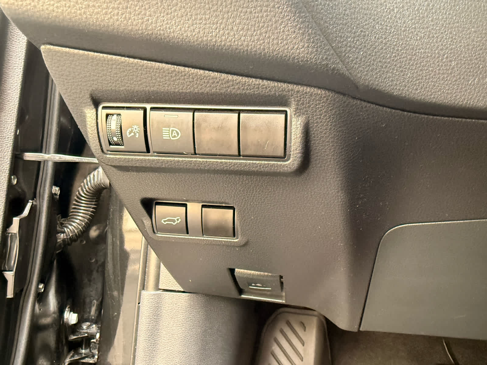 2023 Toyota Corolla Cross XLE - Photo 13