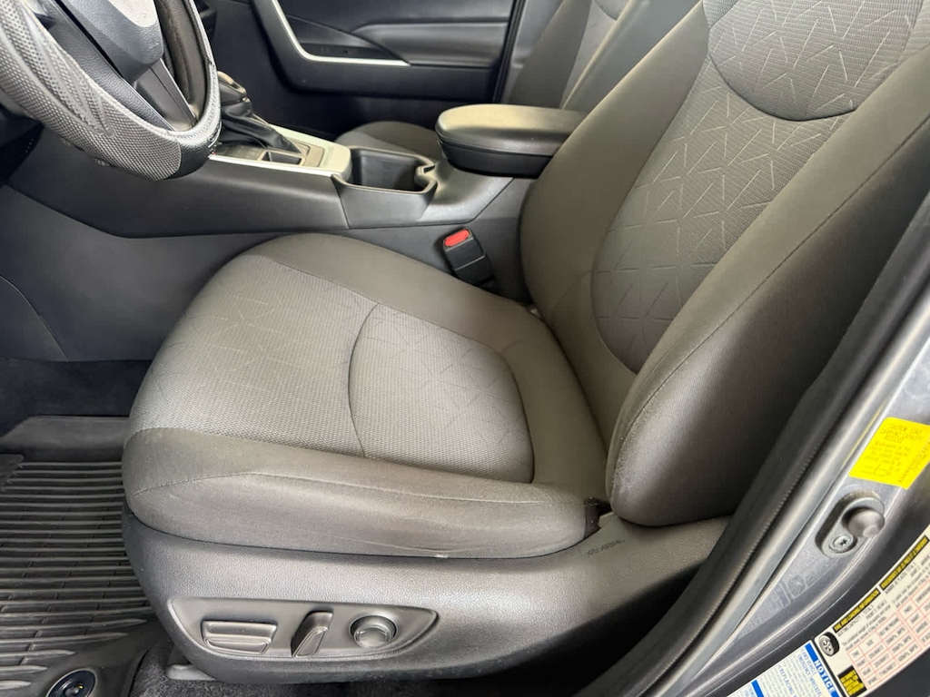 Used 2022 Toyota RAV4 XLE SUV