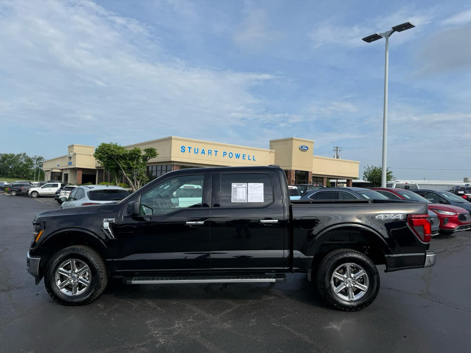 2025 Ford F-150 XLT - Photo 25