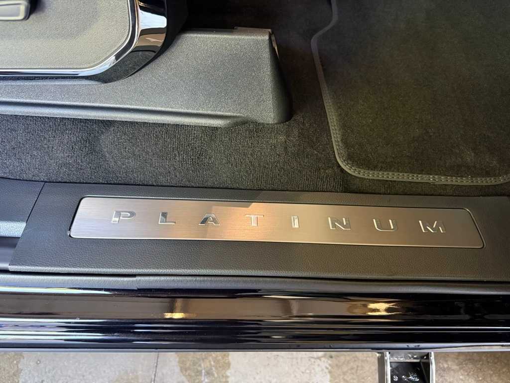 2026 Ford F-350 Super Duty Platinum - Photo 13