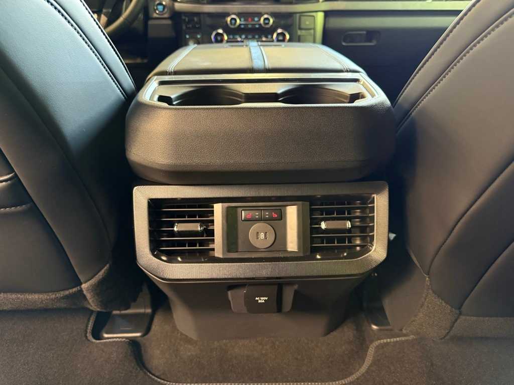 2026 Ford F-350 Super Duty Platinum - Photo 12