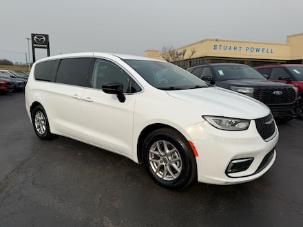 2024 Chrysler Pacifica Touring L Van