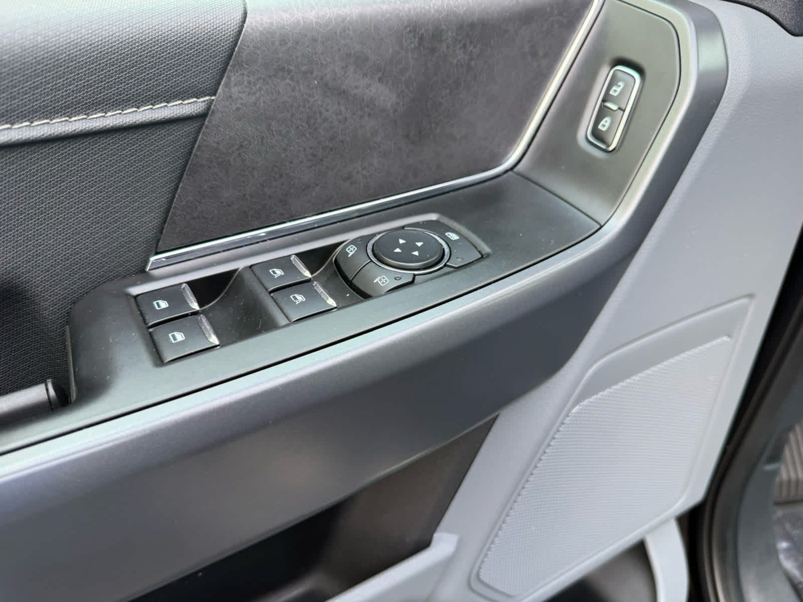 2025 Ford F-150 XLT - Photo 11