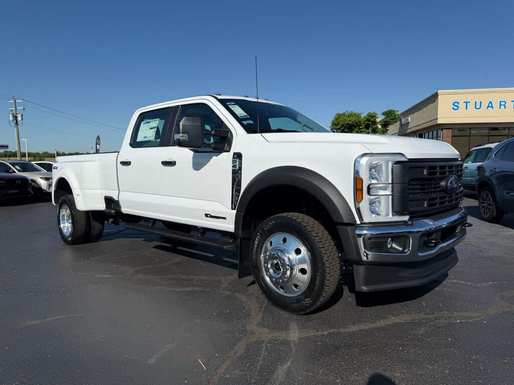 New 2026 Ford Super Duty F-450 DRW XL 4WD Crew Cab 8 Box Truck