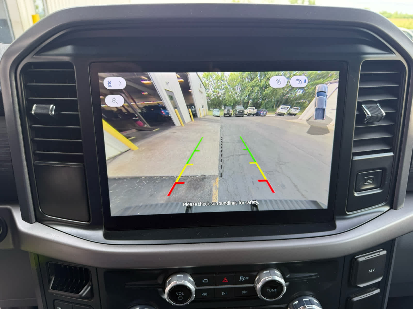 2025 Ford F-150 XLT - Photo 16