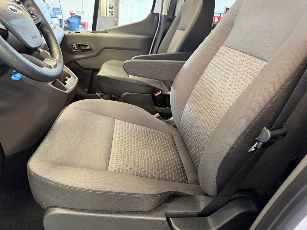 2025 Ford Transit photo 4
