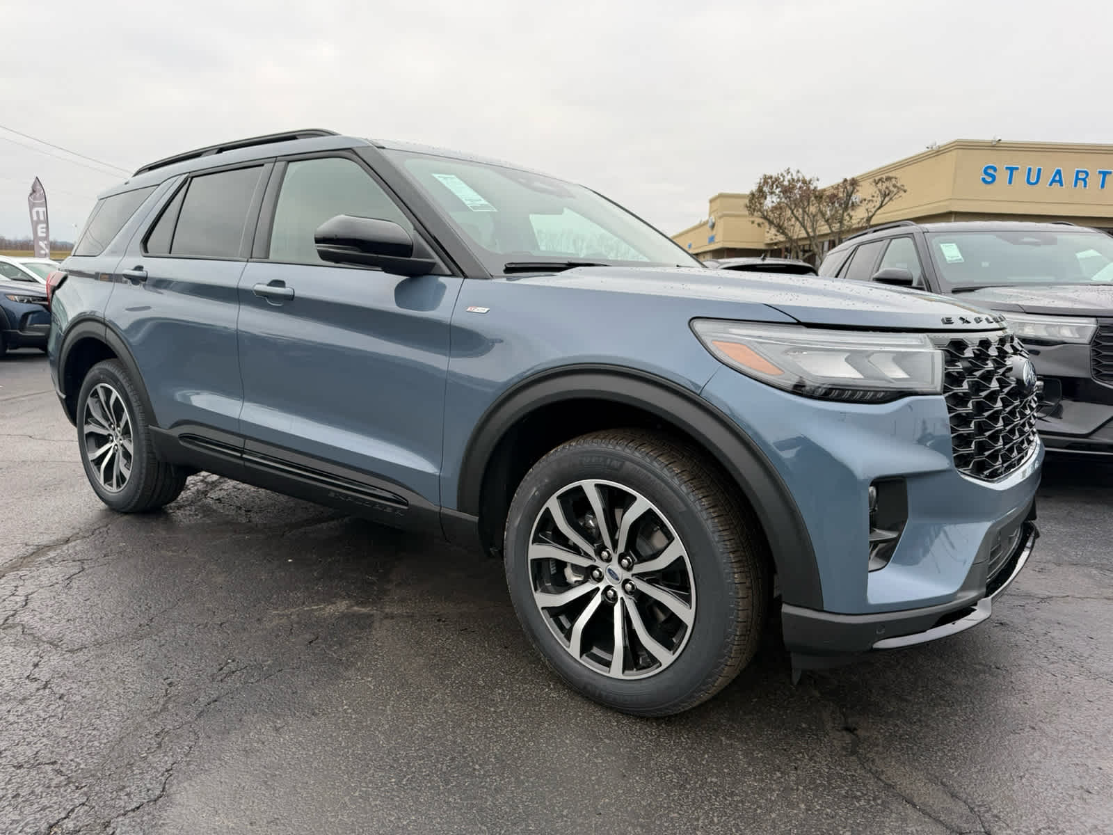 2026 Ford Explorer ST-LINE's photo