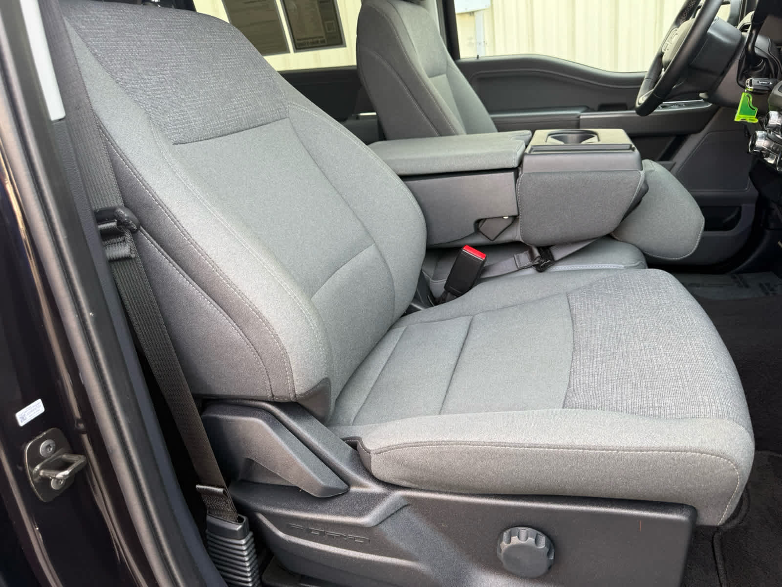 2025 Ford F-150 XLT - Photo 7