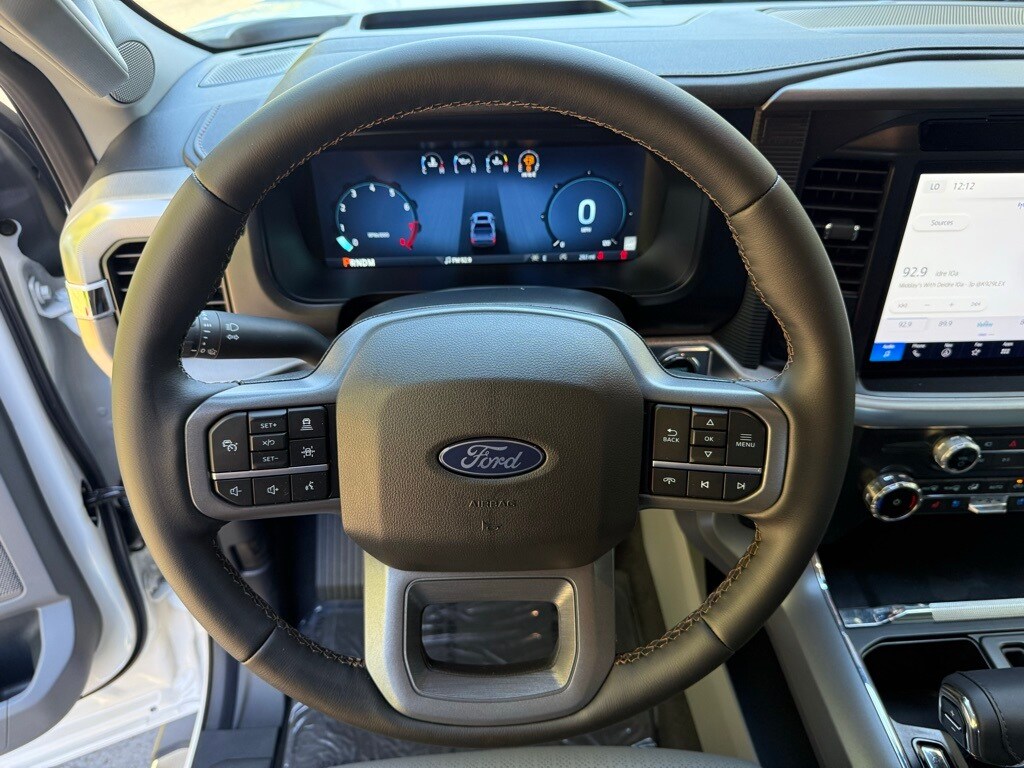 2025 Ford F-150 Lariat photo 2
