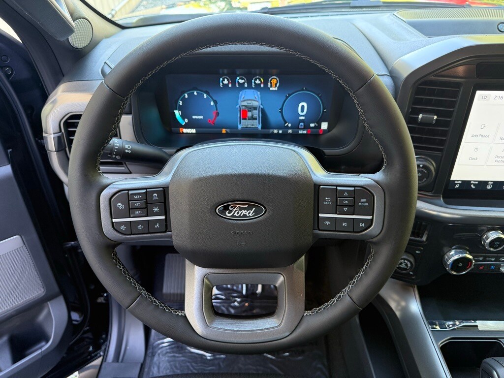 2025 Ford F-150 Lariat photo 2