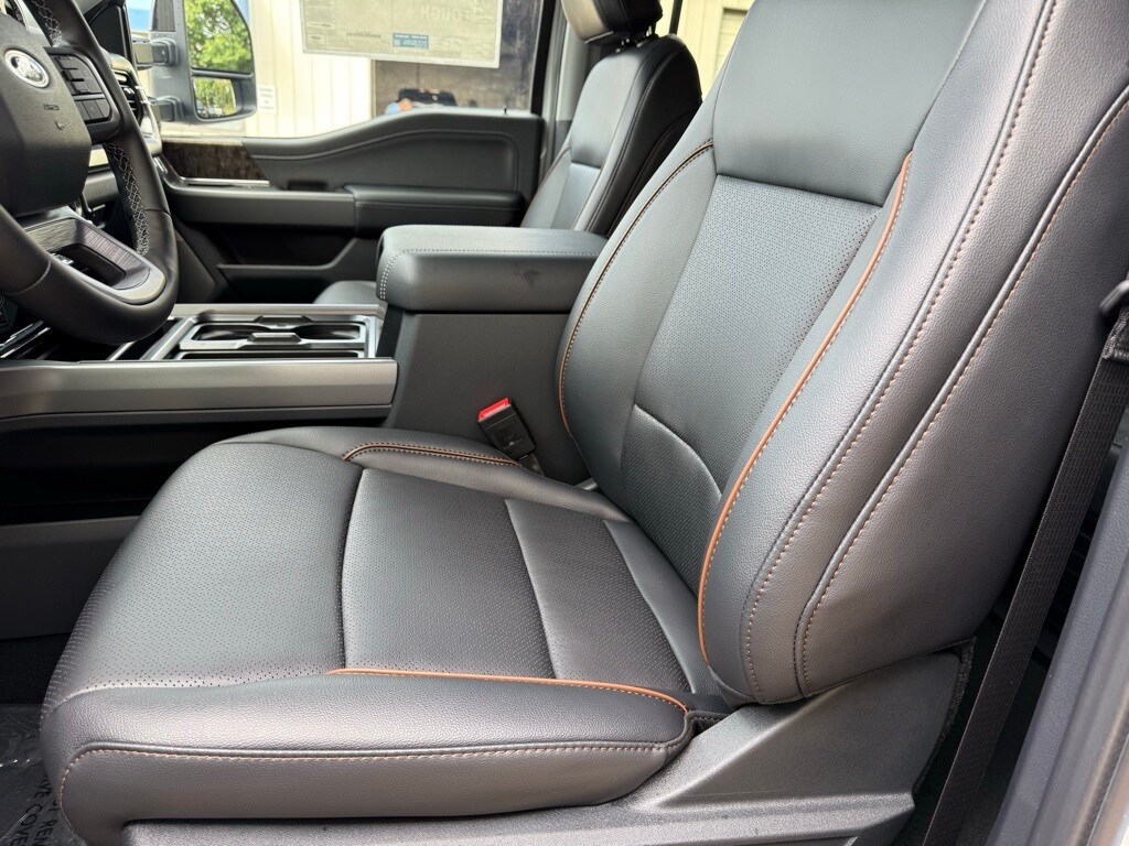 2026 Ford F-250 Lariat photo 4