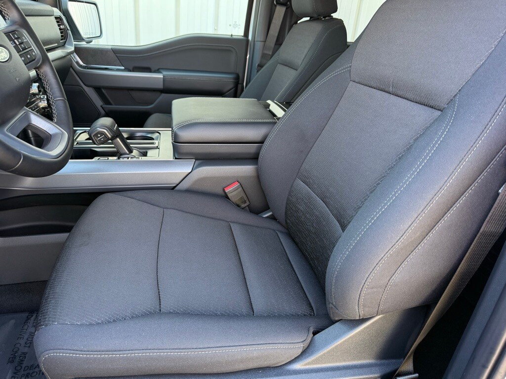 2025 Ford F-150 XLT photo 4
