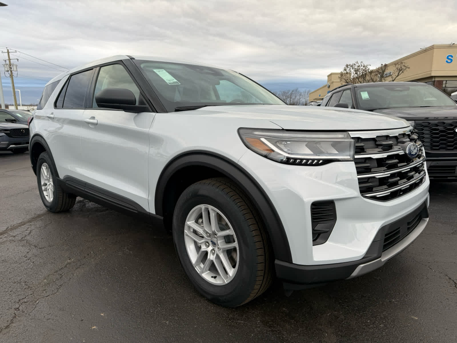 2026 Ford Explorer Active's photo
