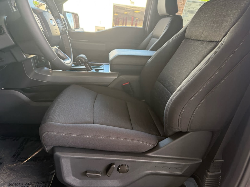 New 2026 Ford F-150 XLT 4WD Supercrew 5.5 Box Truck