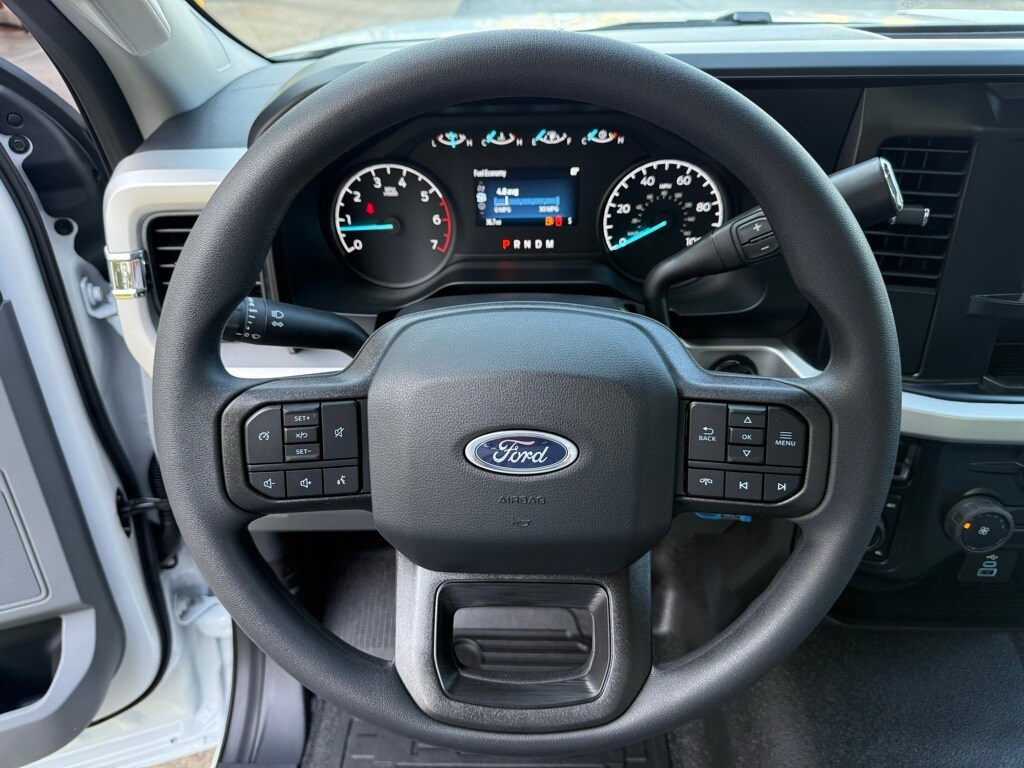 2025 Ford F-250 XL photo 2