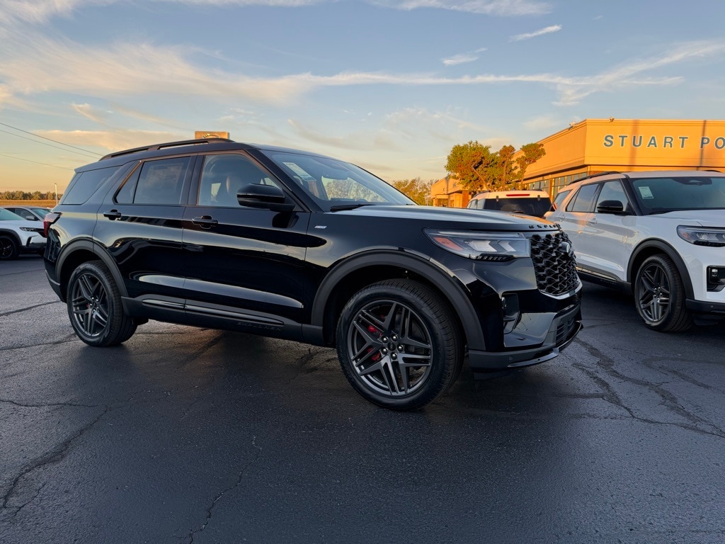 2026 Ford Explorer ST-LINE's photo