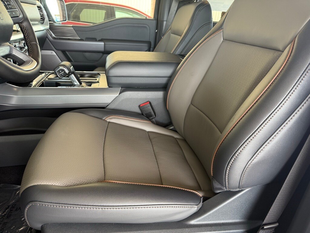 2025 Ford F-150 Lariat photo 4