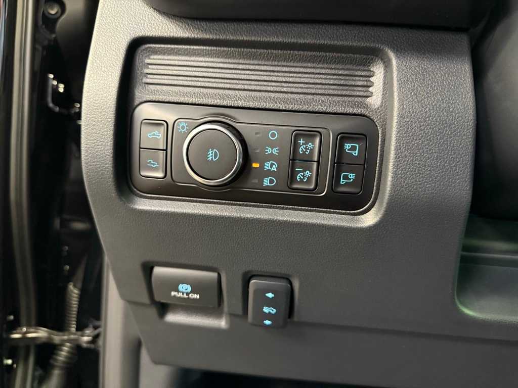 2026 Ford F-350 Super Duty Platinum - Photo 15
