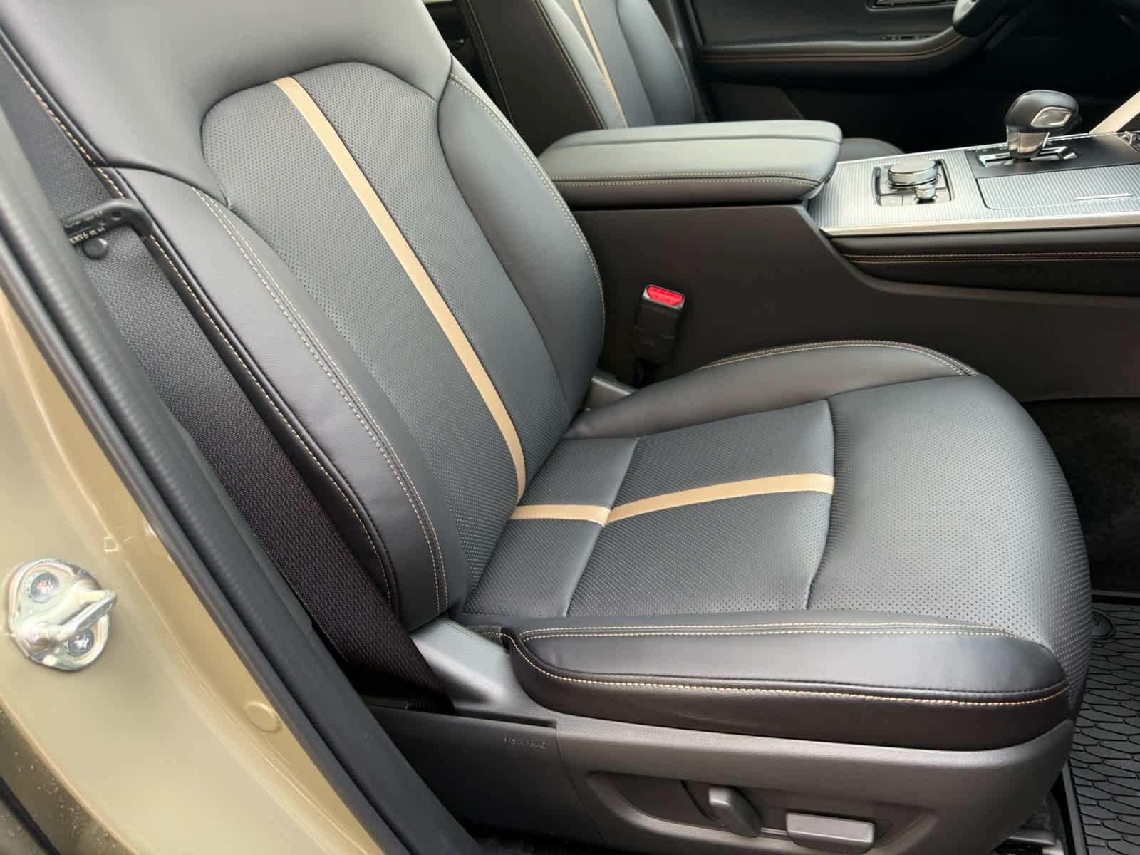 2026 Mazda CX-70 Premium Package - Photo 8