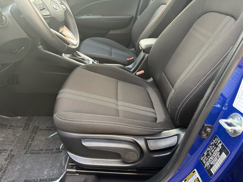 Used 2025 Hyundai Venue SEL SUV