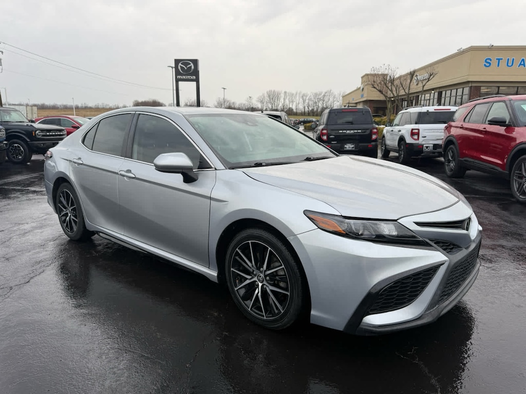 Used 2021 Toyota Camry SE Sedan