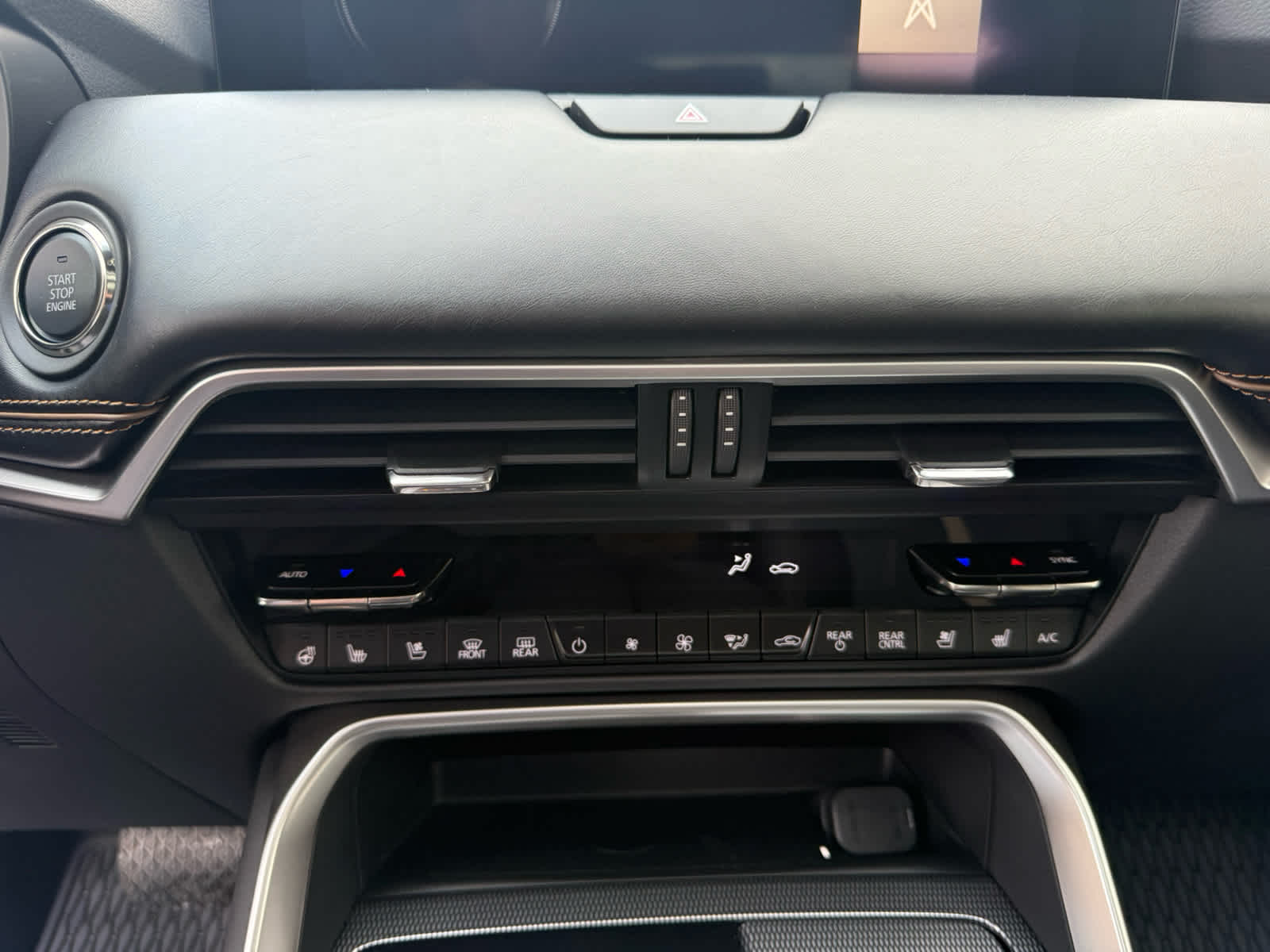 2026 Mazda CX-70 Premium Package - Photo 14