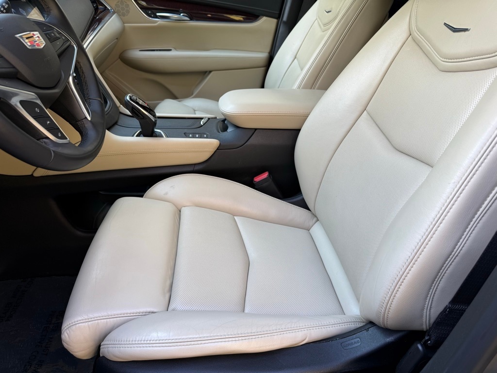 Used 2017 Cadillac XT5 Luxury SUV