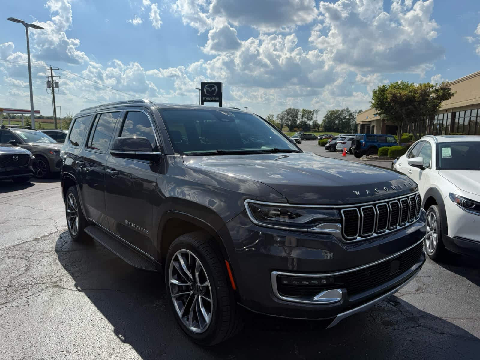 2022 Jeep Wagoneer