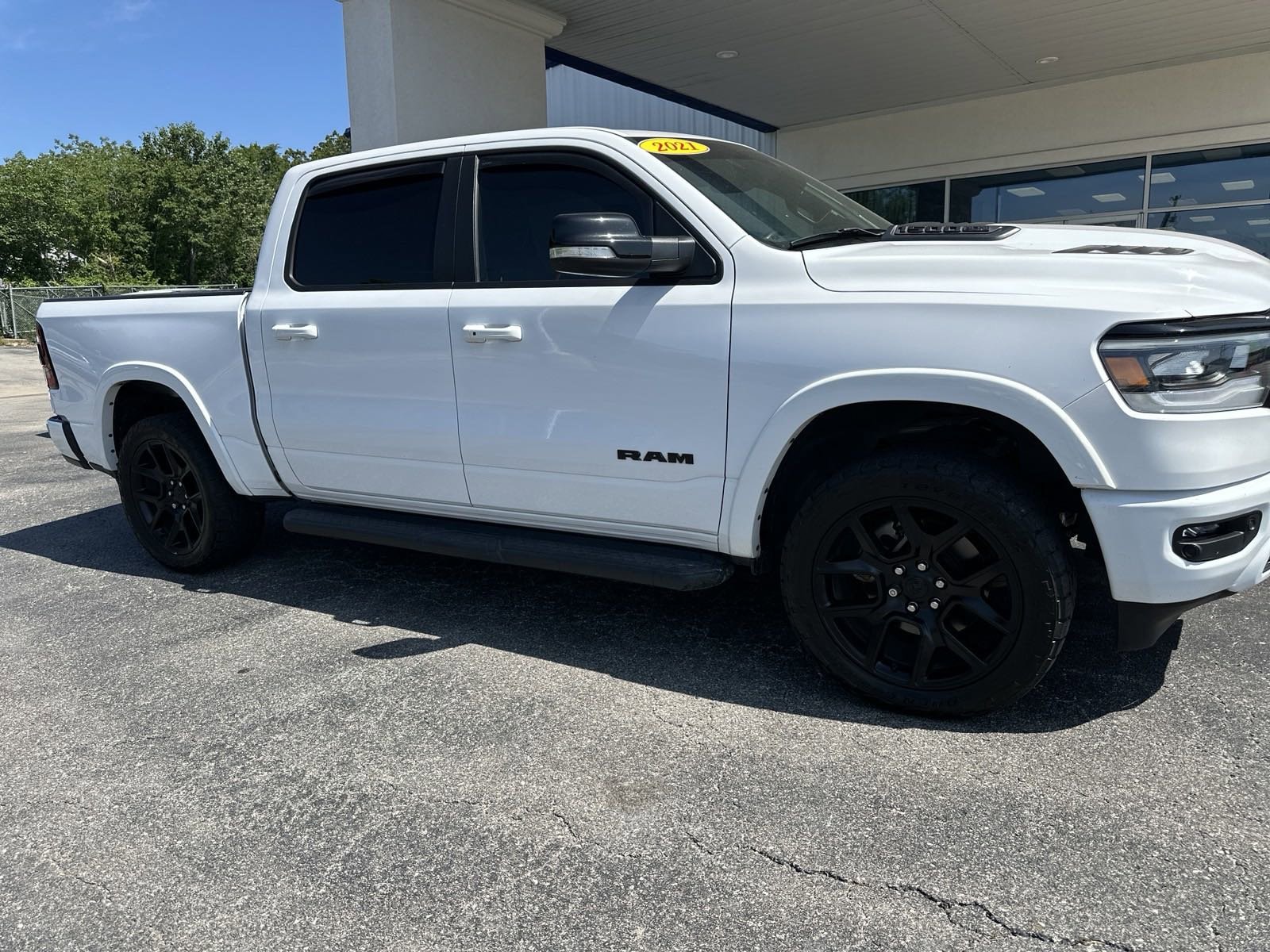 Used 2021 RAM Ram 1500 Pickup Laramie with VIN 1C6SRFJT8MN507111 for sale in Atoka, OK