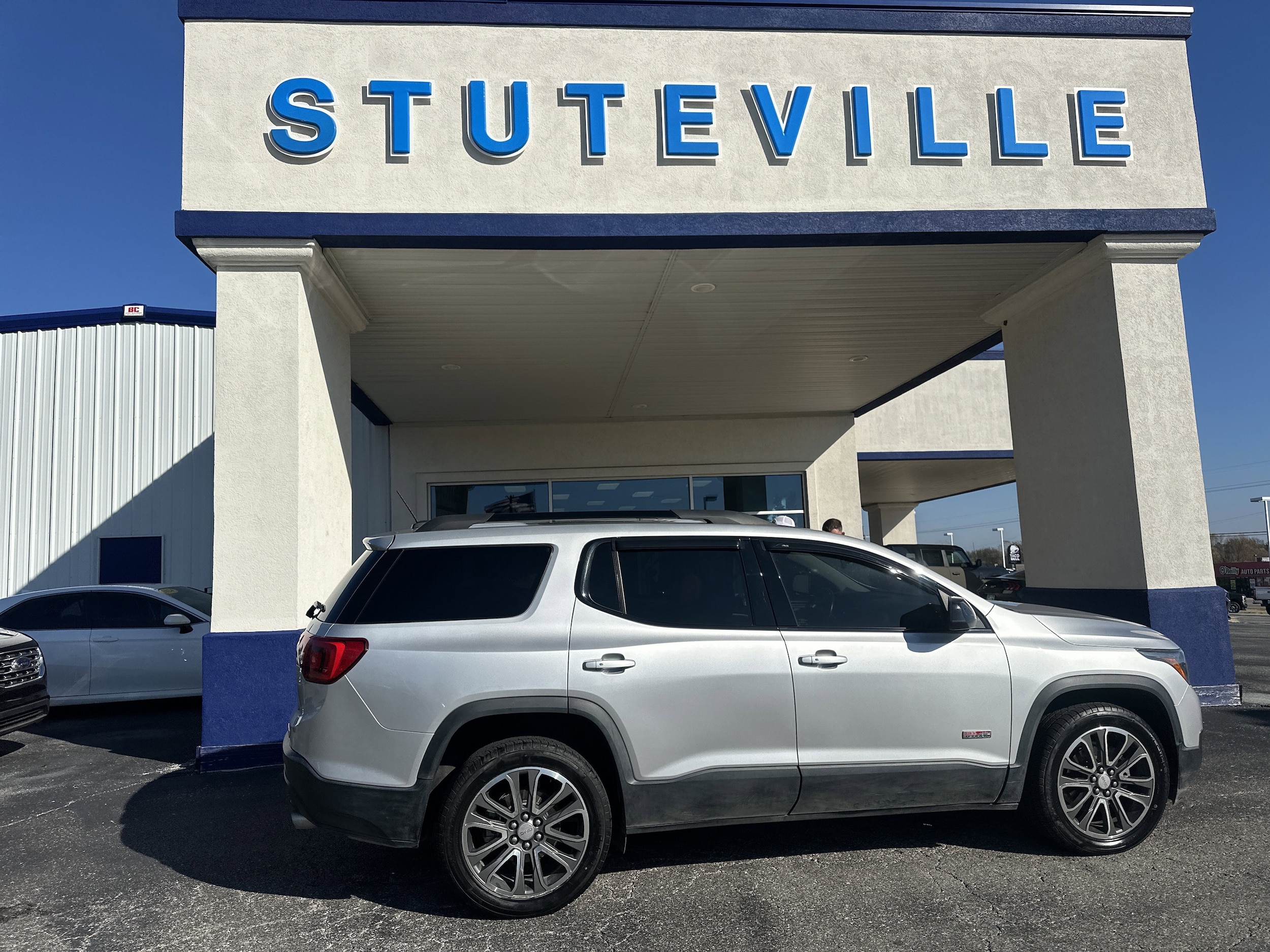 2017 GMC Acadia SLT-1's photo