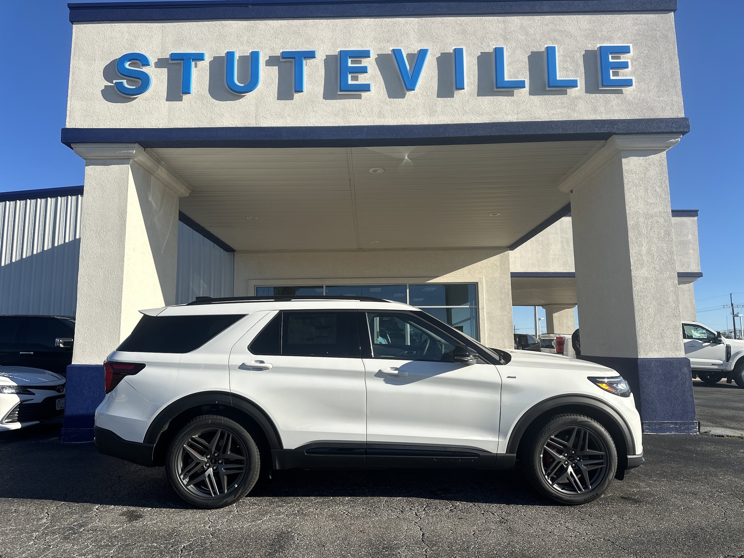 2026 Ford Explorer ST-LINE's photo