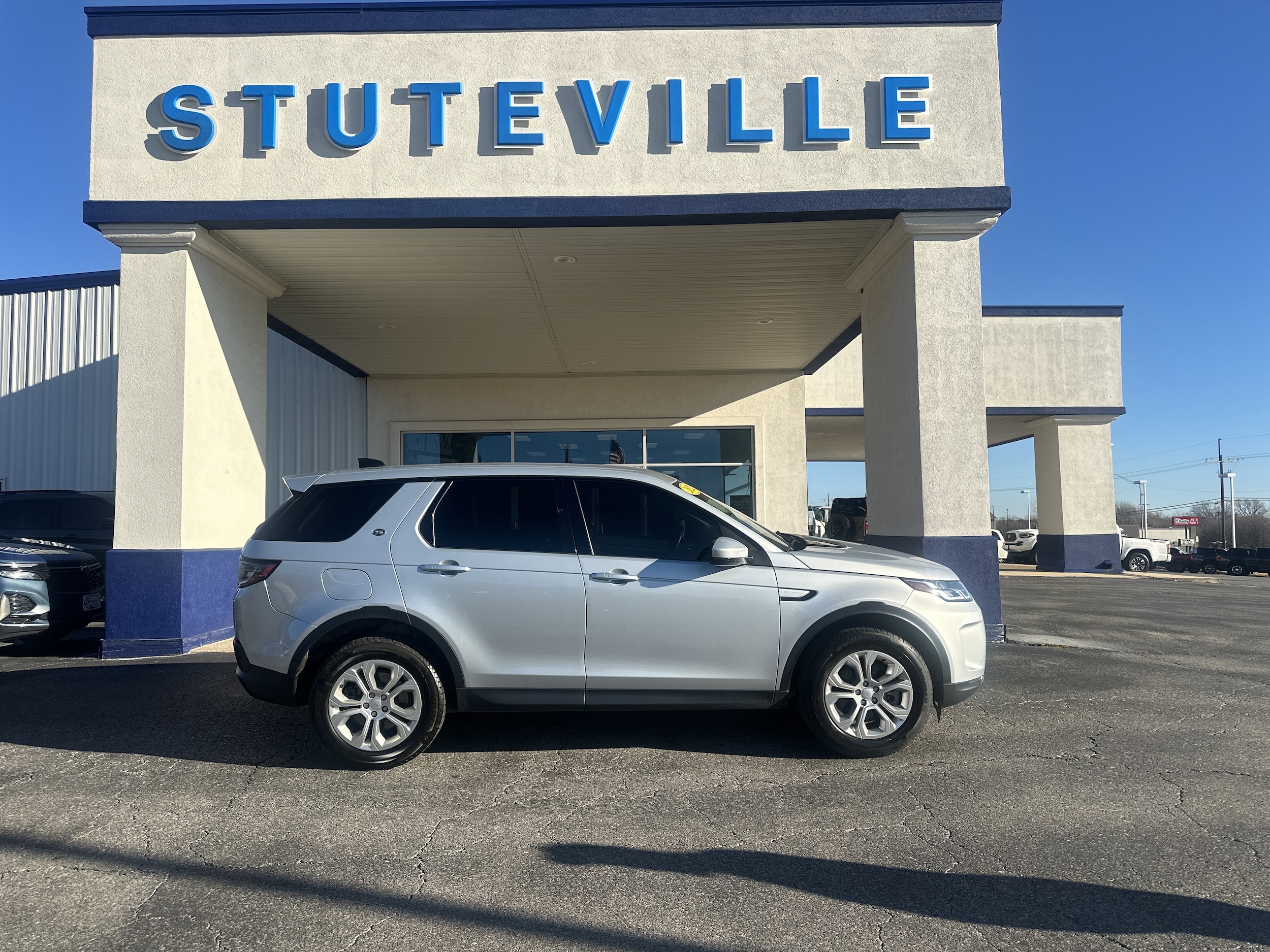 2022 Land Rover Discovery Sport S's photo