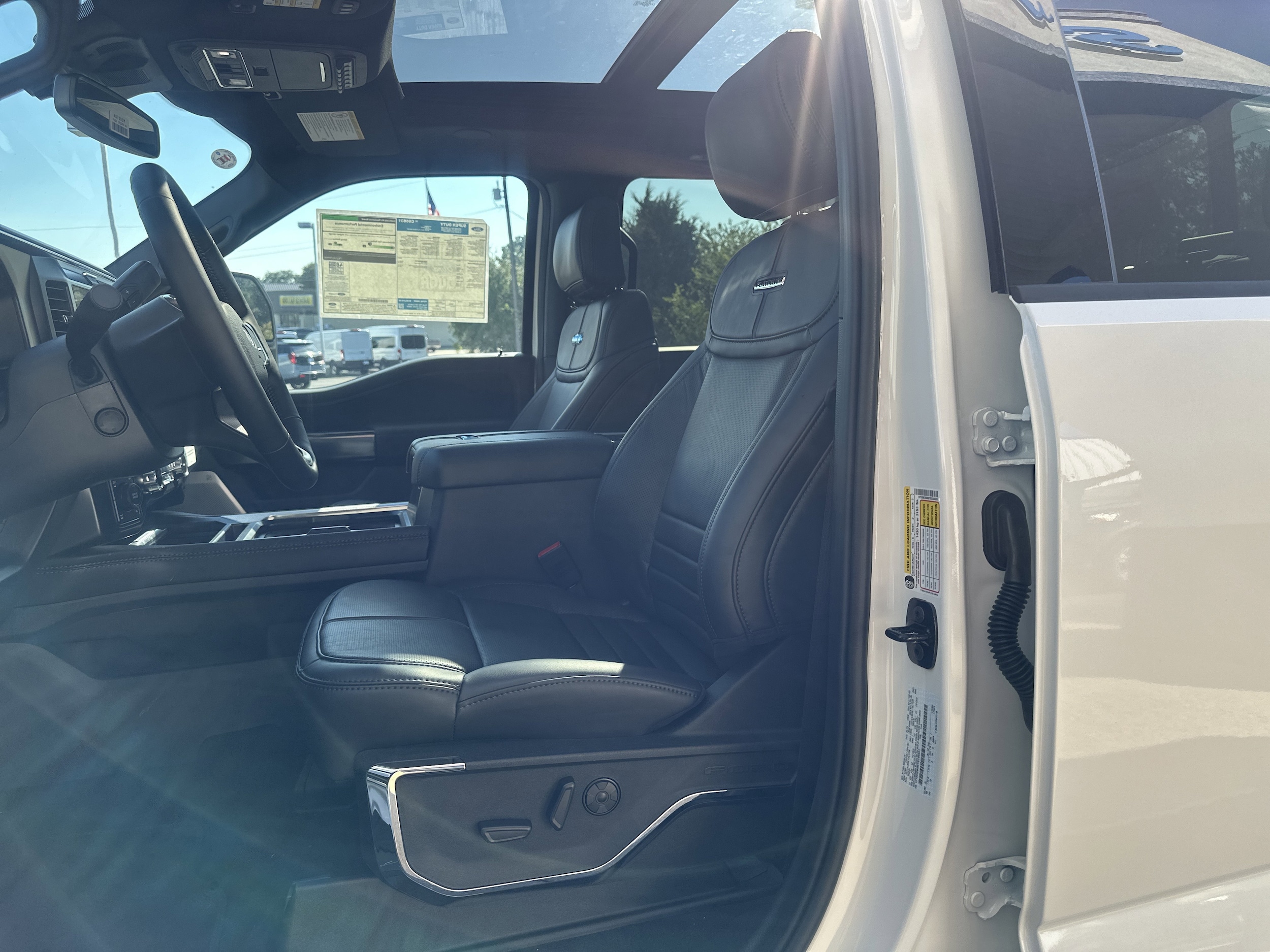 2026 Ford F-250 Super Duty Platinum - Photo 11