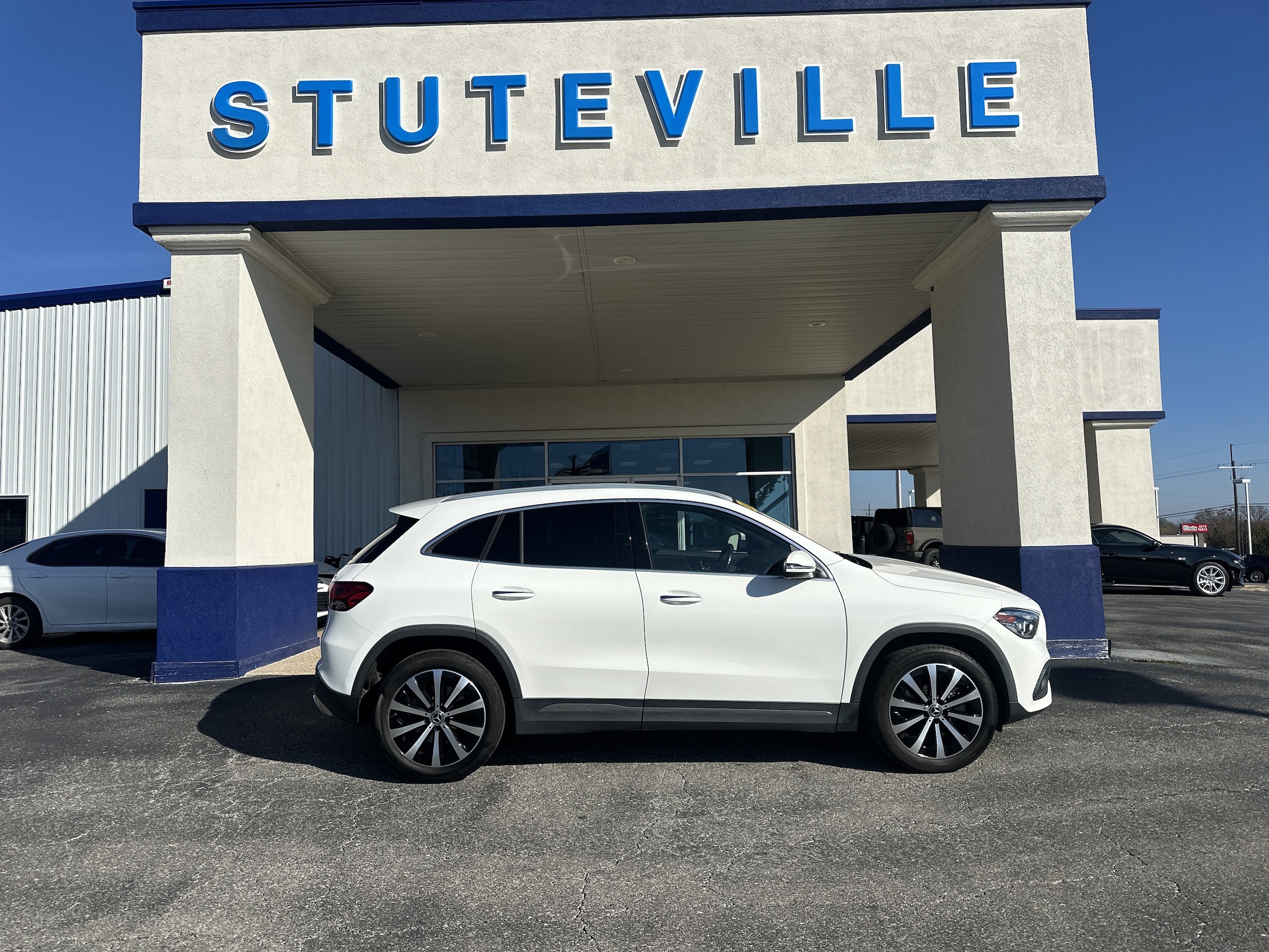 2023 Mercedes-Benz GLA Base's photo