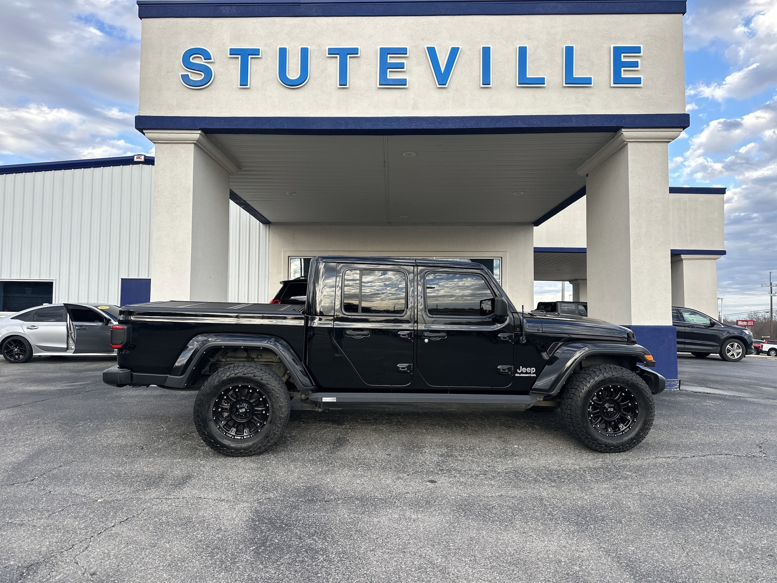 2021 Jeep Gladiator Overland's photo