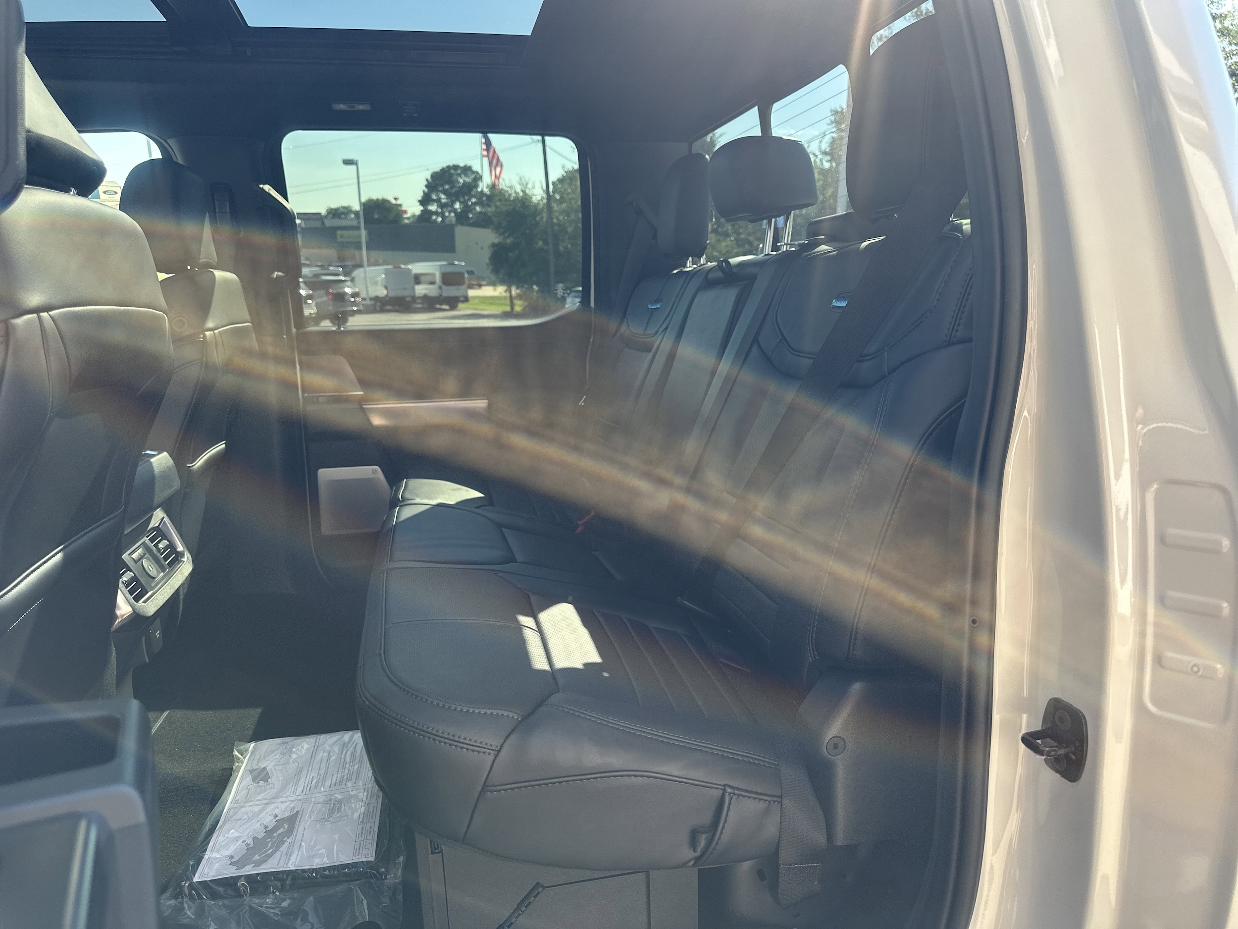 2026 Ford F-250 Super Duty Platinum - Photo 18