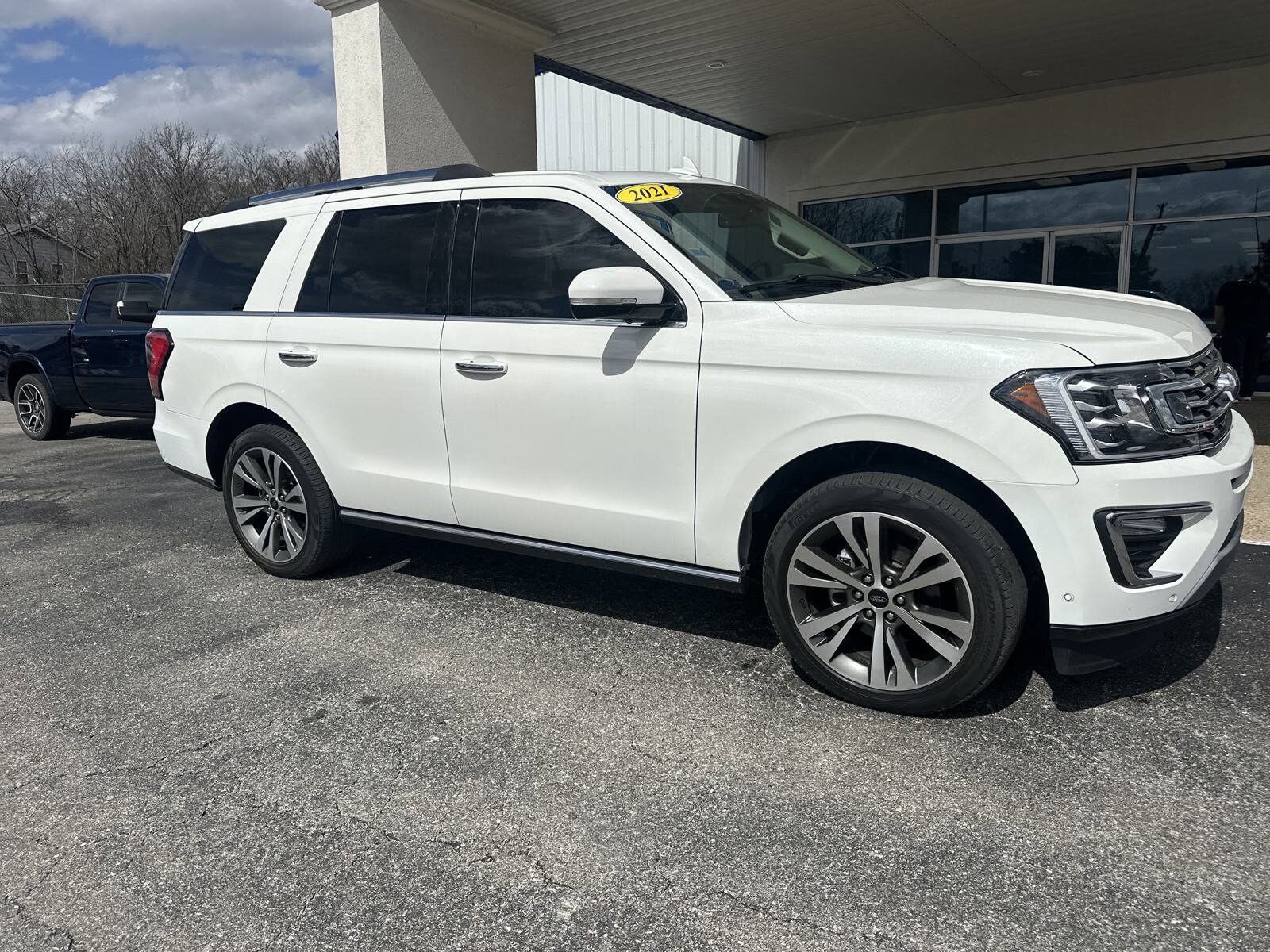 2021 Ford Expedition Limited photo 2