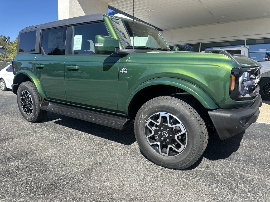 New 2025 Ford Bronco Outer Banks SUV